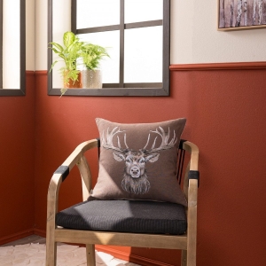 Μαξιλαροθήκη Reindeer 03 - 37 x 48 cm με γέμιση